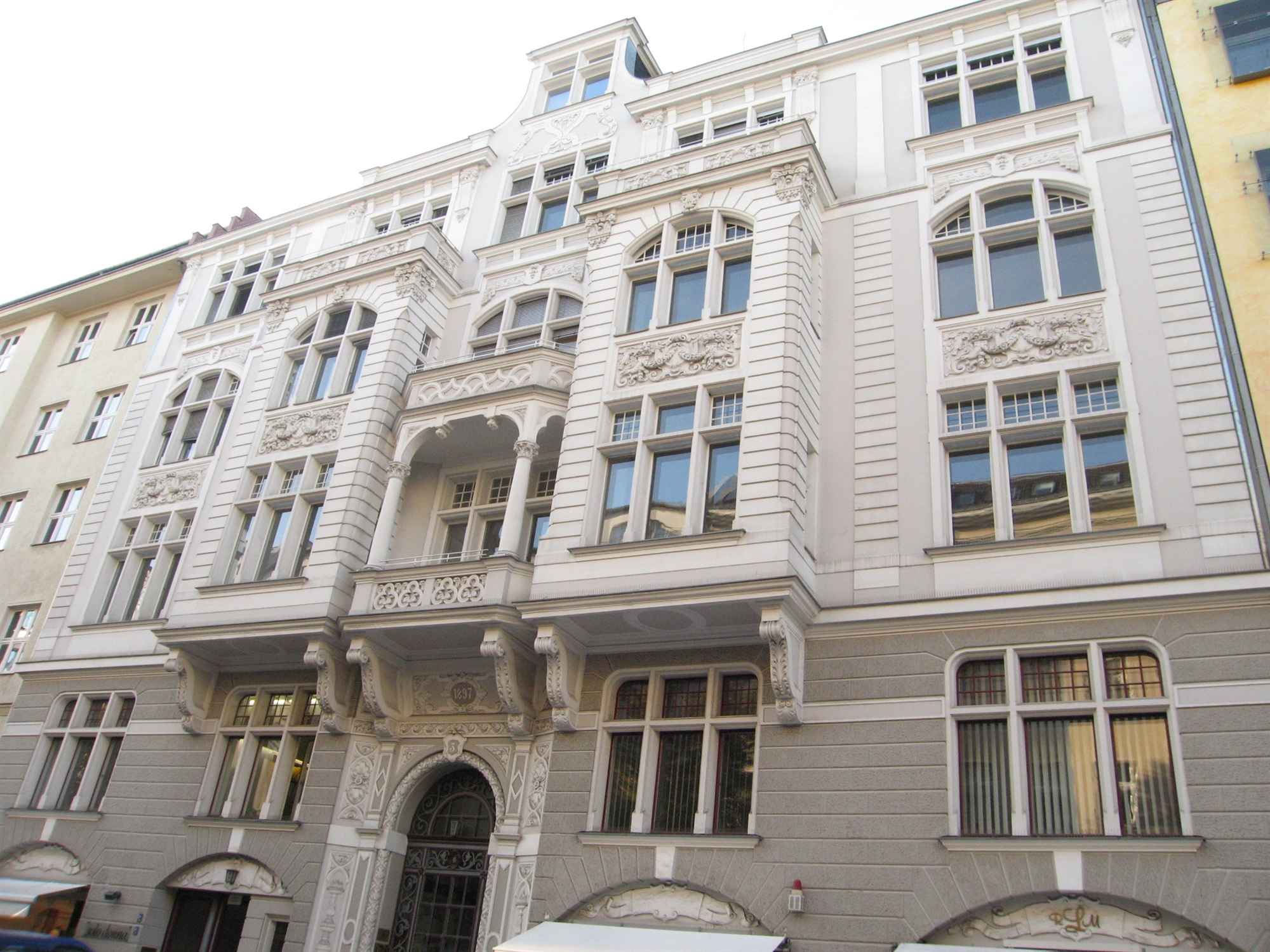 Repräsentativer Altbau aus der Berliner Gründerzeit am Kurfürstendamm